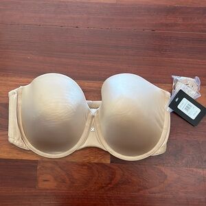 Womens 38C Fredericks of Hollywood Extreme Pushup strapless bra NWT tan